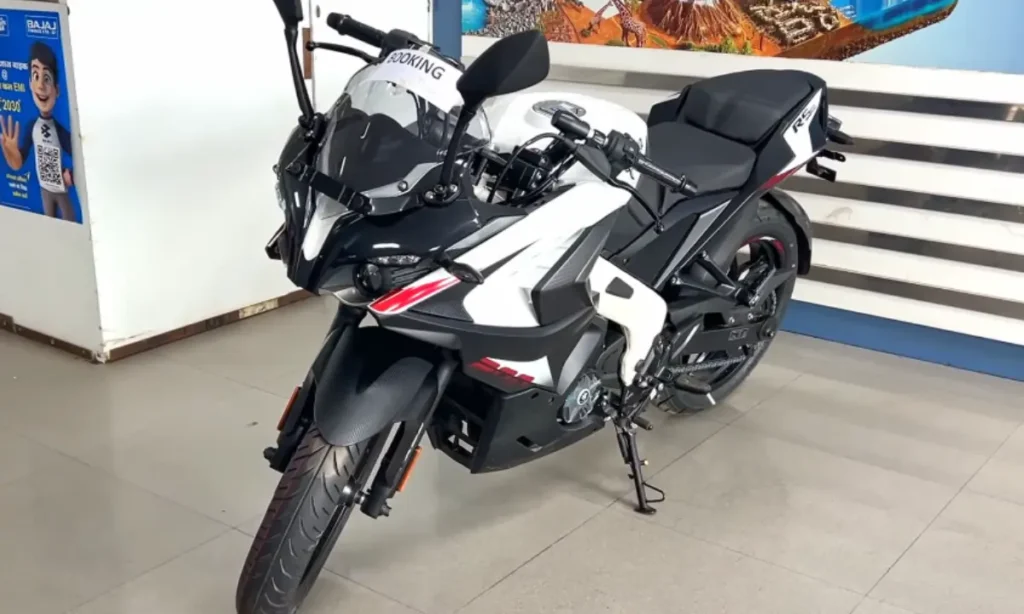 Bajaj Pulsar RS200 EMI Plan