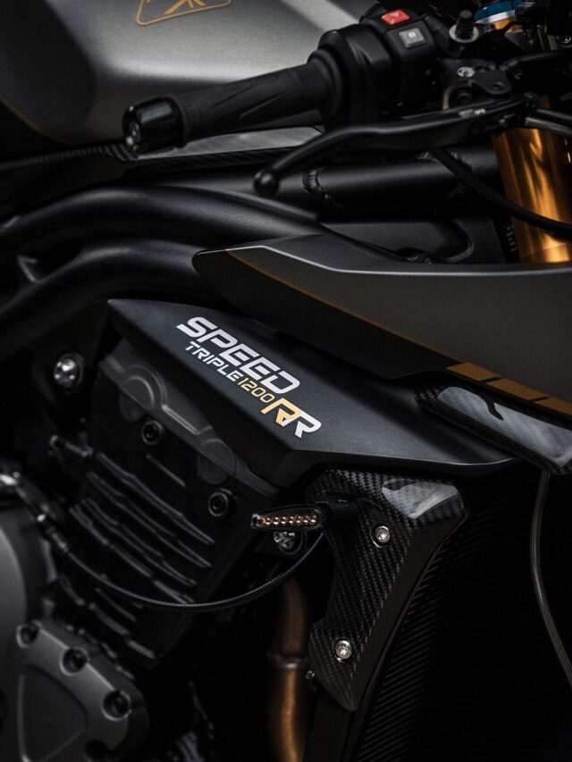 Triumph Speed Triple 1200 RR Breitling Limited Edition बाइक हुई लॉन्च, जाने फीचर्स
